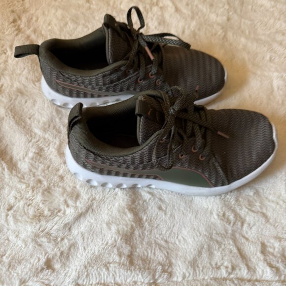 PUMA Carson 2 Womens Olive Green Sneakers Shoes Size 7 - Picture 4 of 6